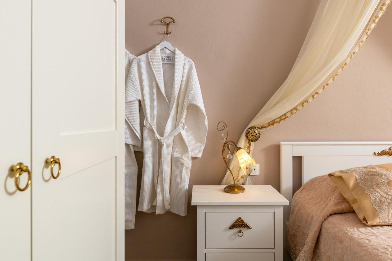 סימי Marika'S Deluxe Rooms מראה חיצוני תמונה